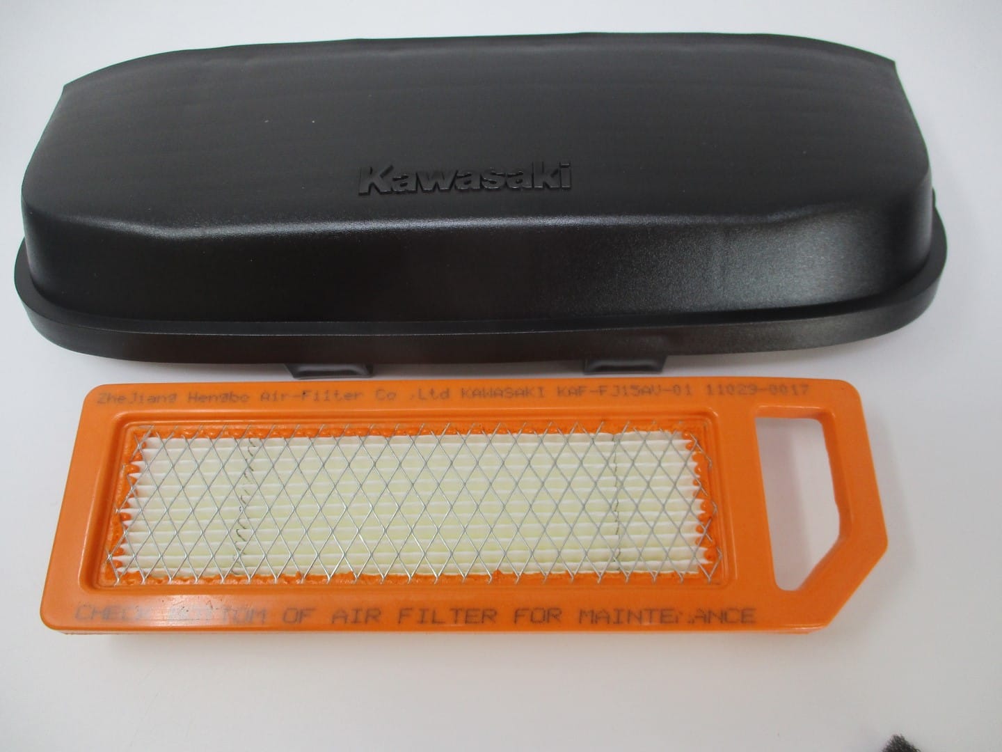 Genuine Kawasaki 11011-7025 Air Filter Cover & 11029-0017 Air Filter for FJ180V - Image 2