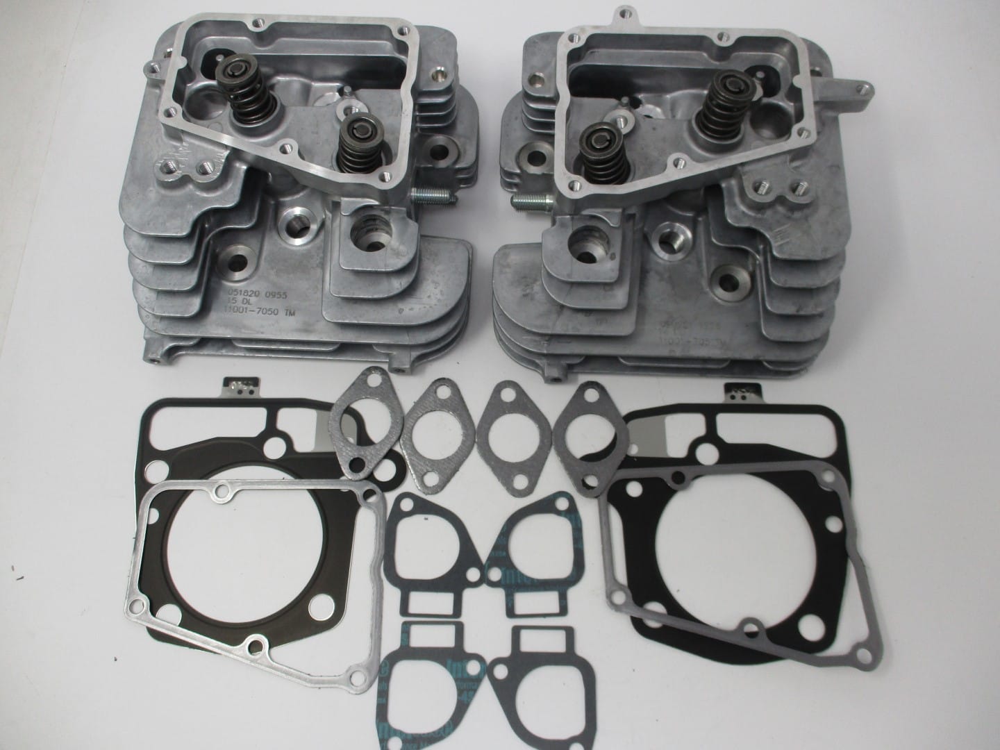 Genuine Kawasaki 99999-0628 & 99999-0627 726CC Cylinder Head # 1 & 2 Complete