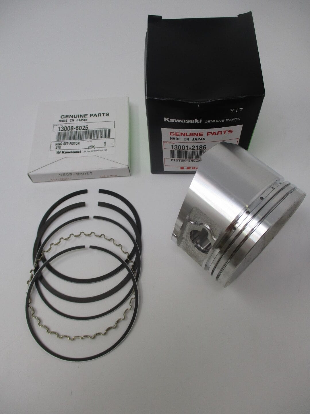 Genuine Kawasaki Piston & Rings 13001-2186 13008-6025 STD Standard FD620D FD661D - Image 2