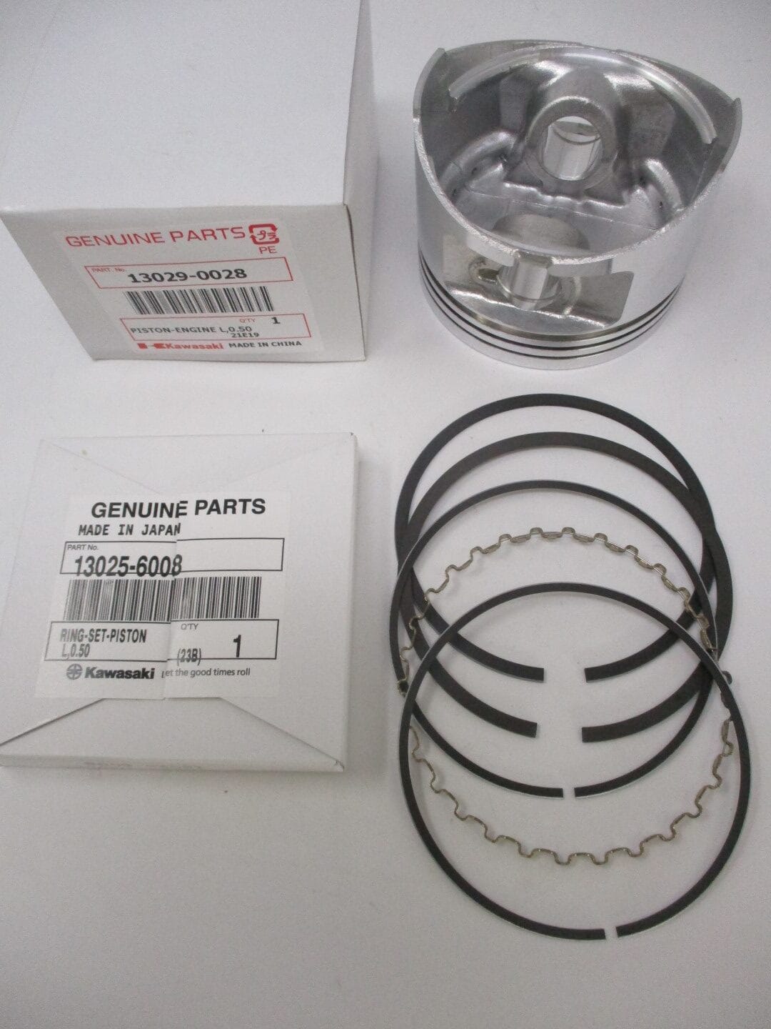 Genuine Kawasaki 13025-6008 13029-0028 Piston & Rings OS Oversize FD620D FD661D - Image 2