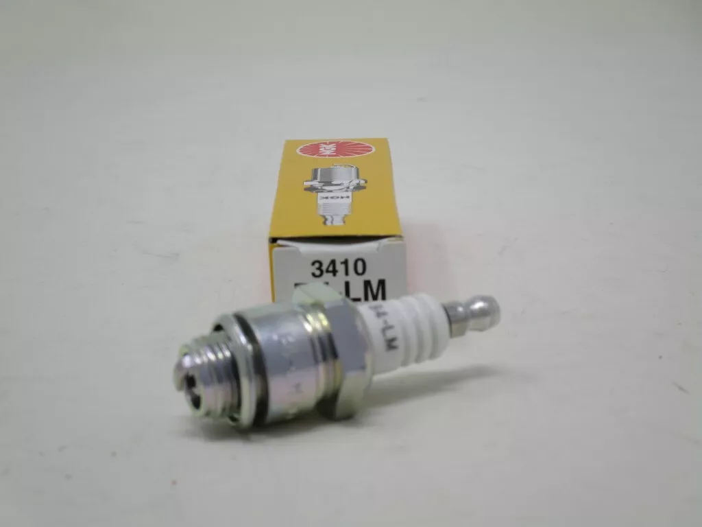 Genuine NGK 3410 B4-LM Copper Core Spark Plug Lawnmower - Image 2