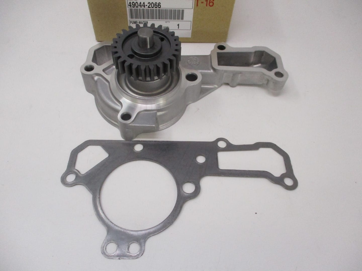 Genuine Kawasaki 49044-2066 Water Pump & 11060-2450 Gasket FD590V FD611V FD620D - Image 2