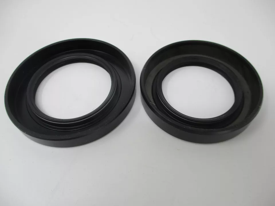 Genuine Kawasaki 92049-2243 & 92049-2242 Crankshaft Oil Seal FD671D FD750D - Image 2