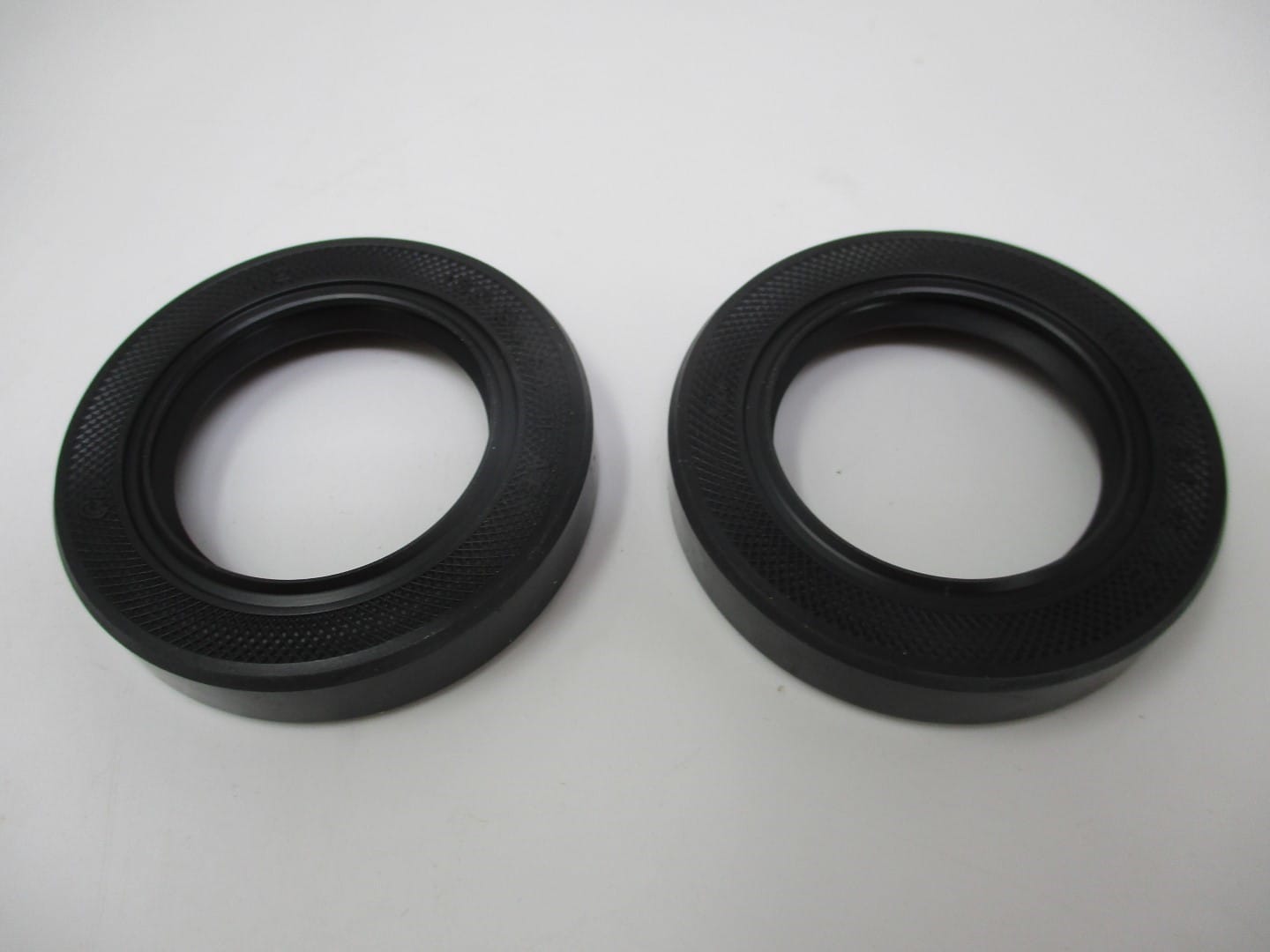 2 Genuine Kawasaki 92049-2112 Oil Seals FD590V FD611V FD620D 92049-2110 M76154