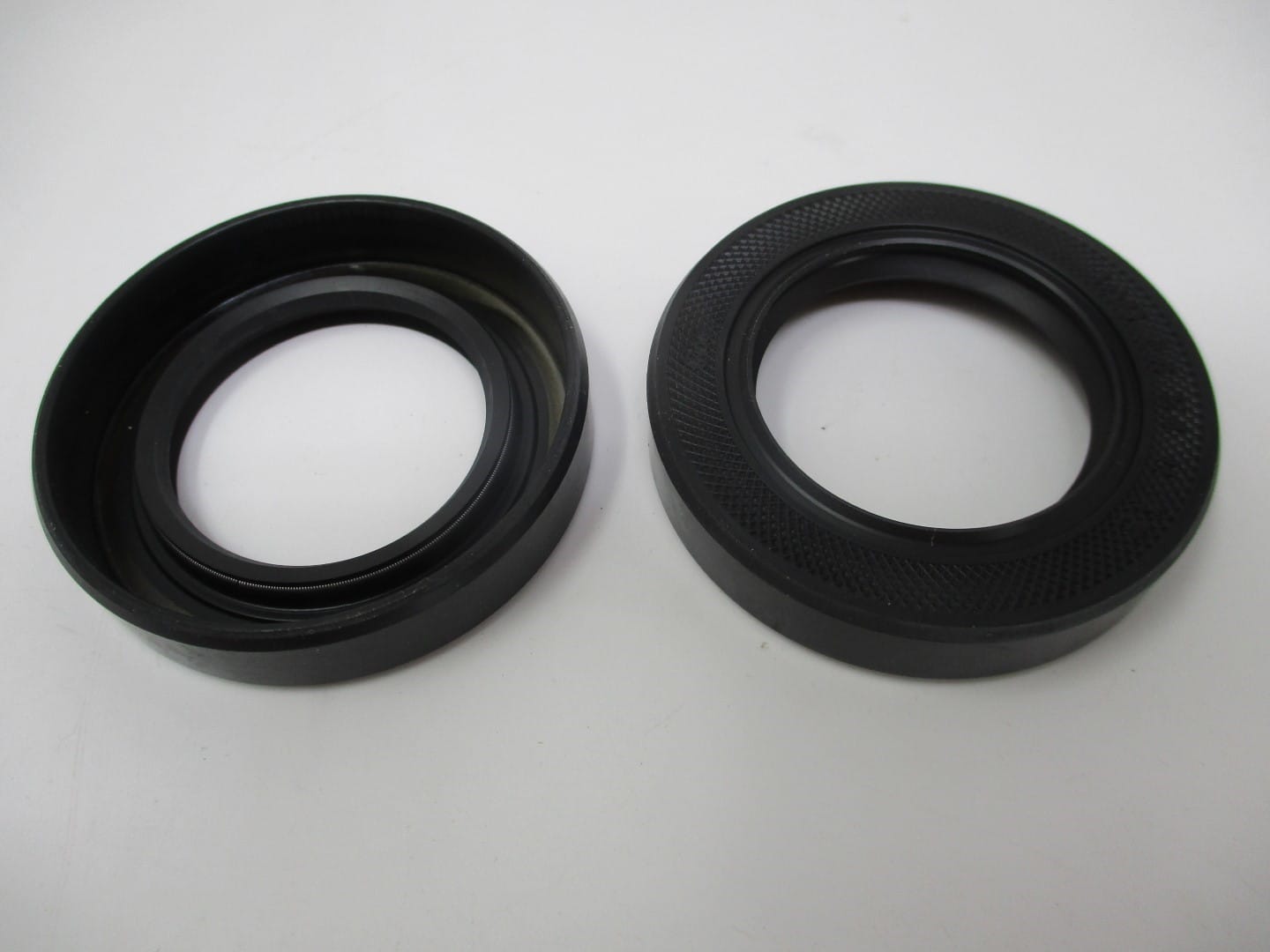 2 Genuine Kawasaki 92049-2112 Oil Seals FD590V FD611V FD620D 92049-2110 M76154 - Image 3