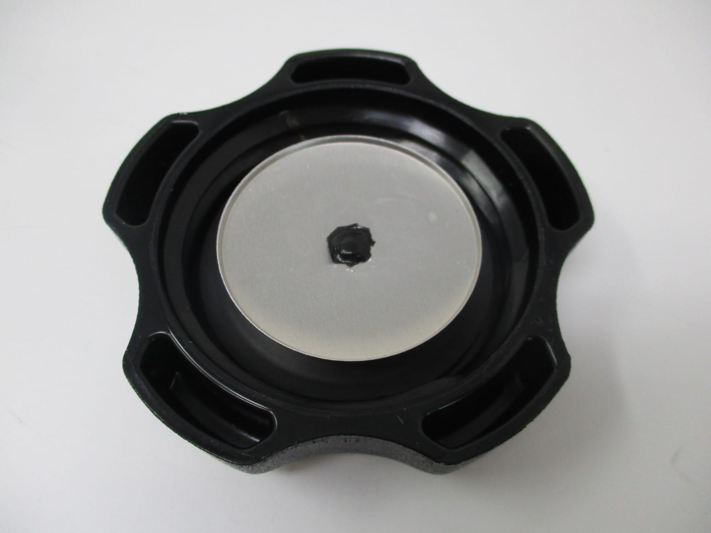 Genuine Briggs & Stratton 795027 Gas Fuel Cap for 3.5 5 & 9 Hp Intek L-Head - Image 3