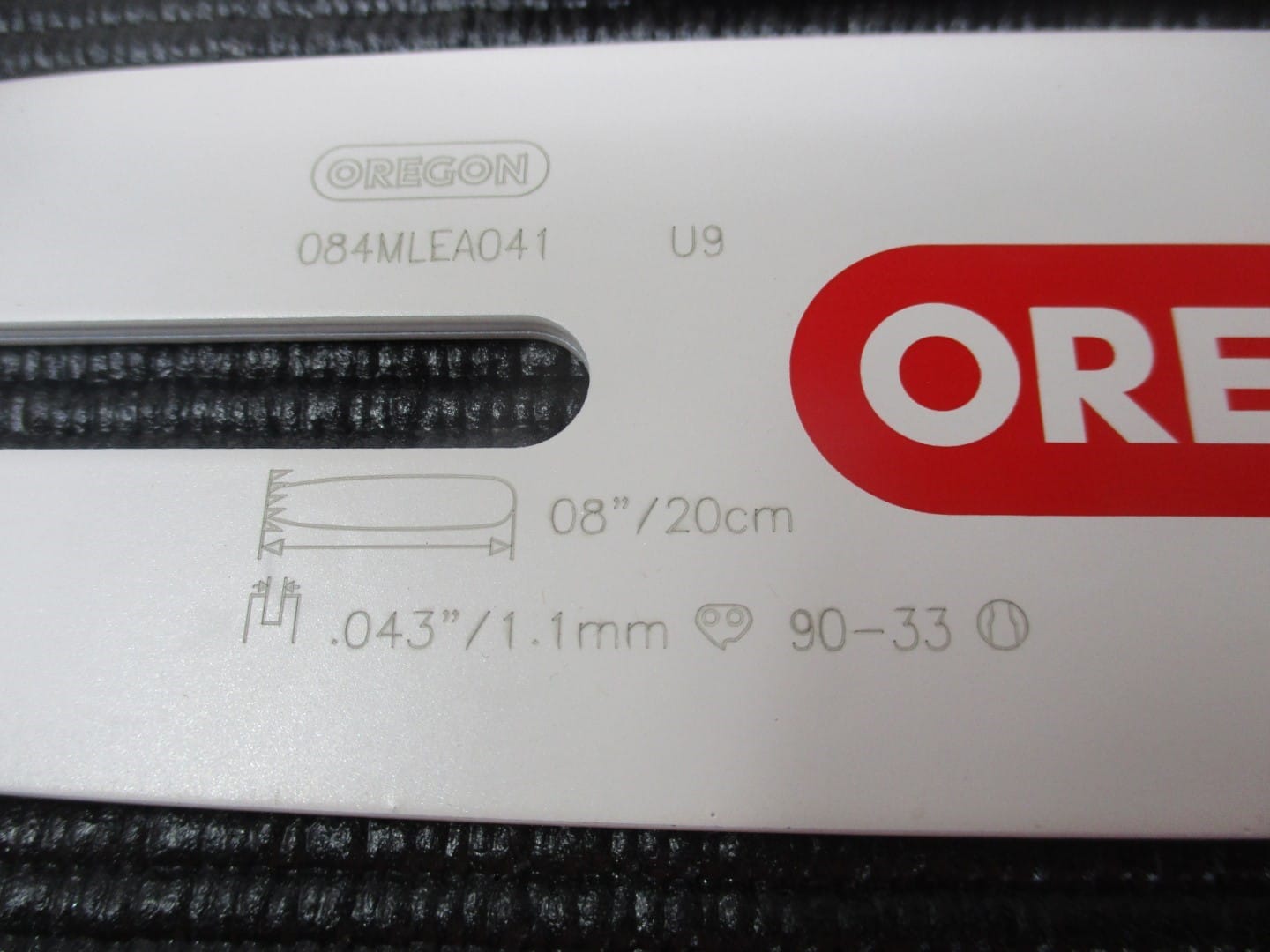 Oregon 084MLEA041 8” Single Rivet Guide Bar 3/8 LP .043 Gauge 33 Drive Links - Image 3