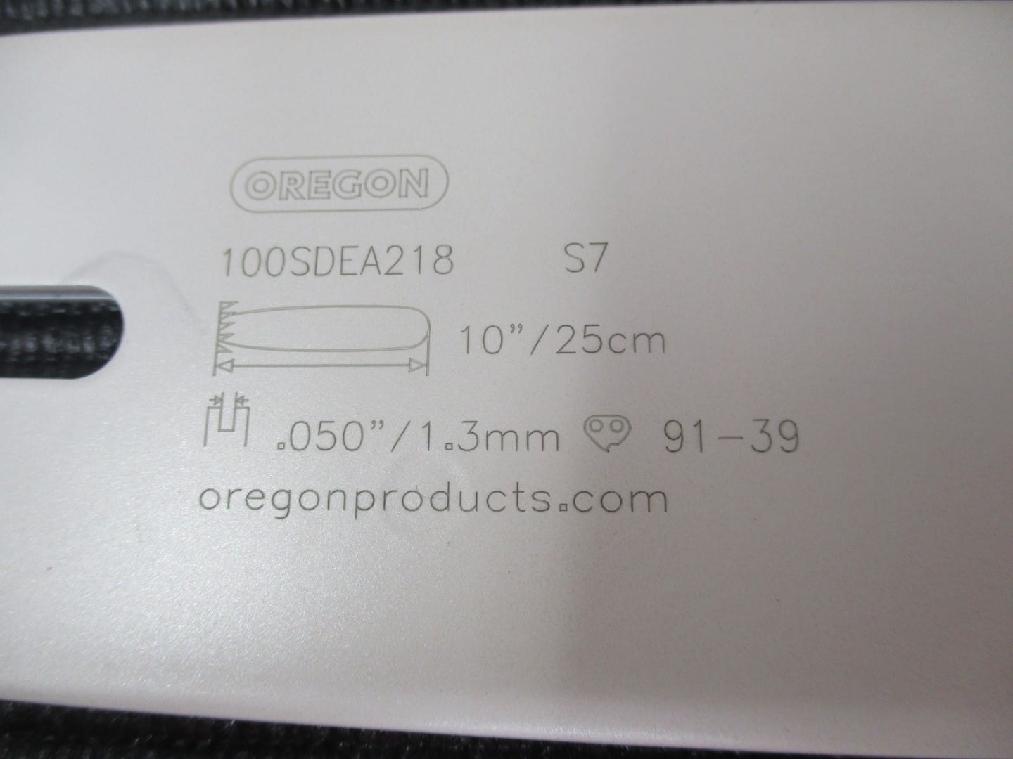 Oregon 100SDEA218 10” Single Rivet Guide Bar 3/8 LP .050 Gauge 39 Drive Links - Image 3