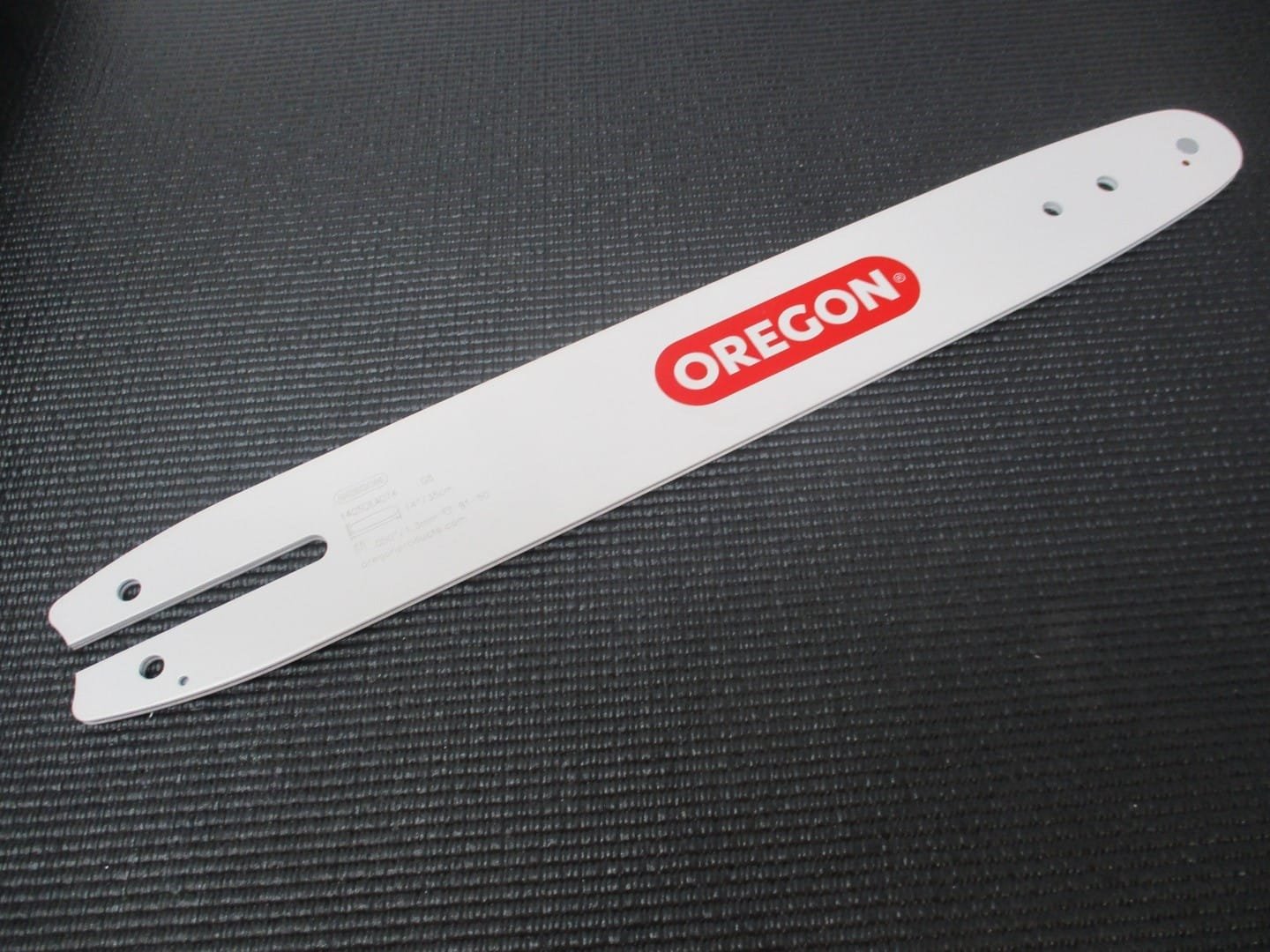 Oregon 140SDEA074 14” Single Rivet Guide Bar 3/8 LP .050 Gauge 50 Drive Links - Image 2