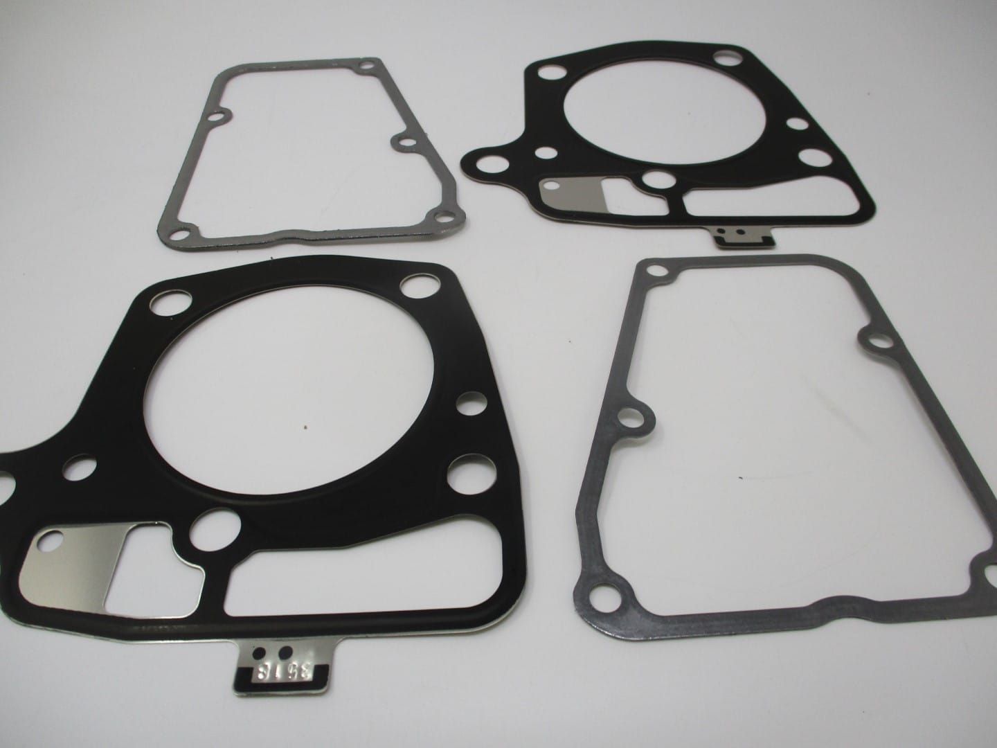 2 each Genuine Kawasaki 11004-0762 Cylinder Head & Rocker 11061-7083 Cover Gasket - Image 3