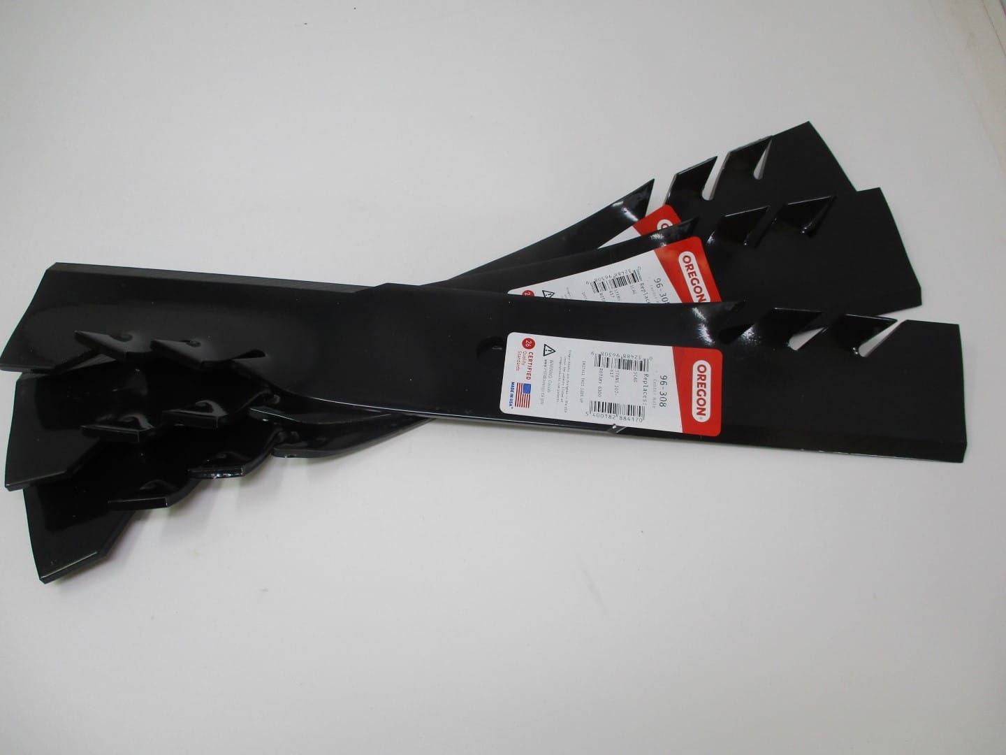 Oregon 96-308 For Toro 107-3195-03 Mulching 16 ½” X 2 ½” X 1/4” 5/8” Center Hole - Image 4