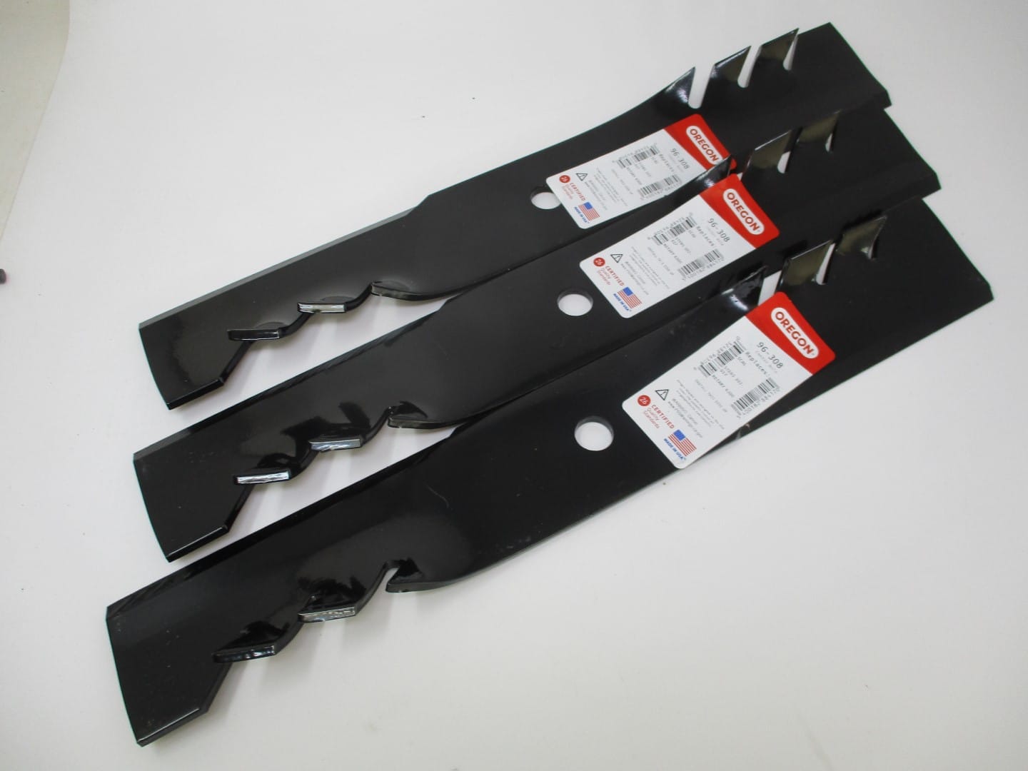 Oregon 96-308 For Toro 107-3195-03 Mulching 16 ½” X 2 ½” X 1/4” 5/8” Center Hole - Image 2