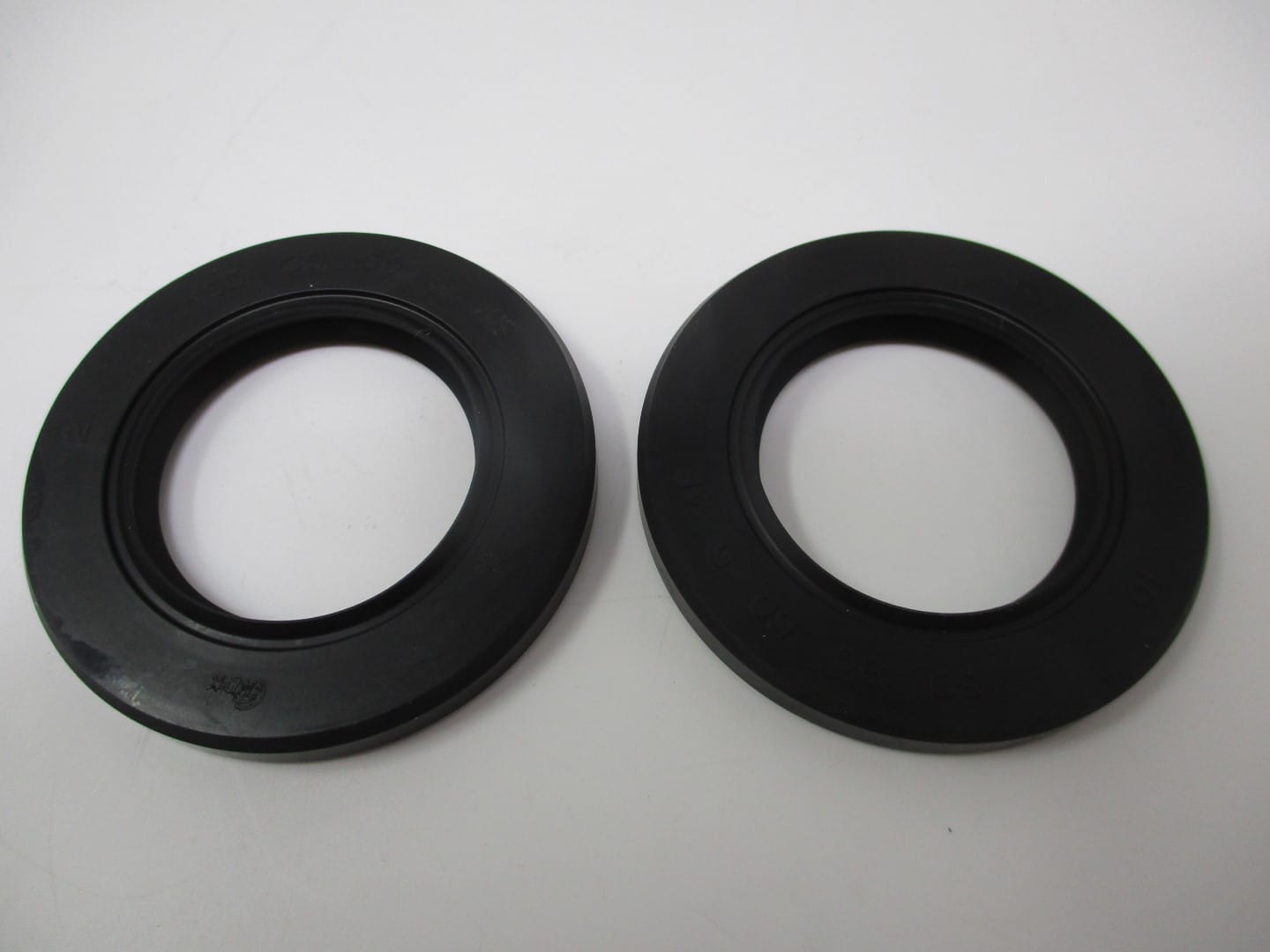 2 Genuine OEM Kawasaki 92049-2220 Crankcase Oil Seals 92049-2103 FE250D FE290D