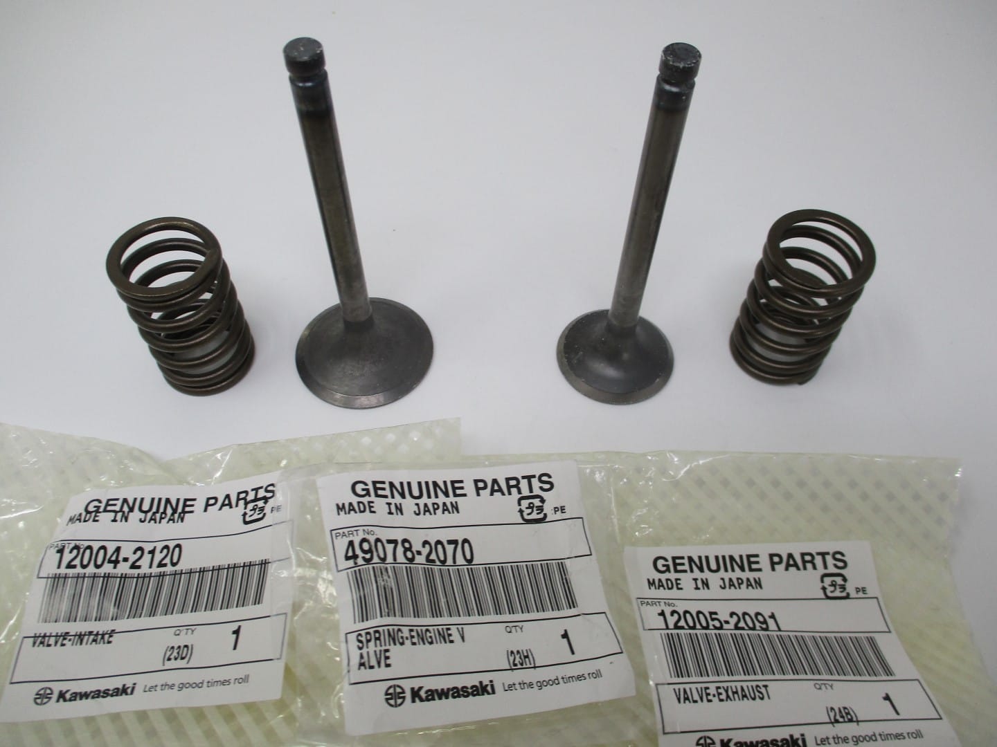 Genuine Kawasaki 12005-2091 & 12004-2120 Intake & Exhaust Valves & Spring FE350D - Image 2
