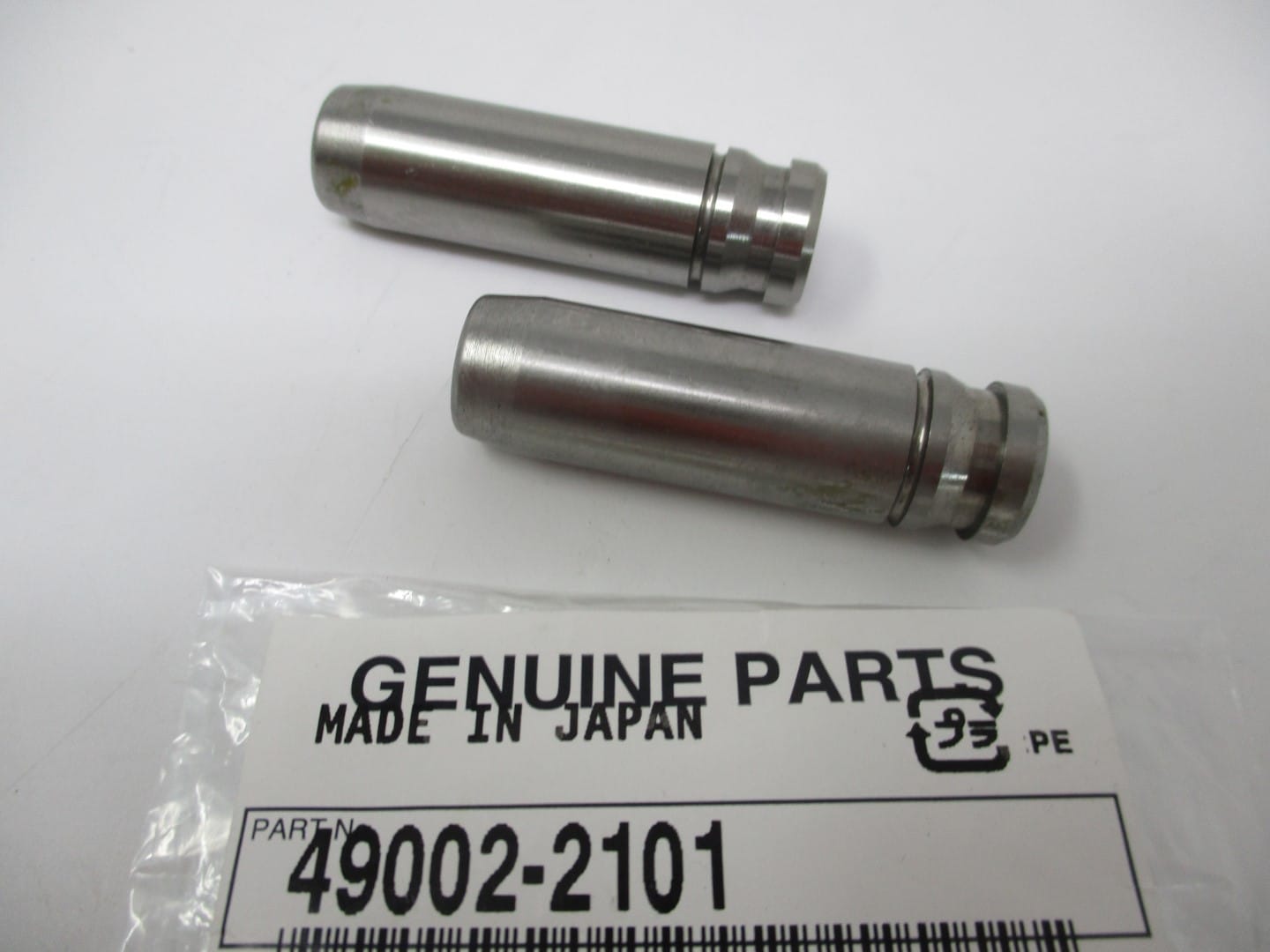 2 Genuine Kawasaki 49002-2101 Valve Guide FC290V FE290D FE350D FE400D - Image 3