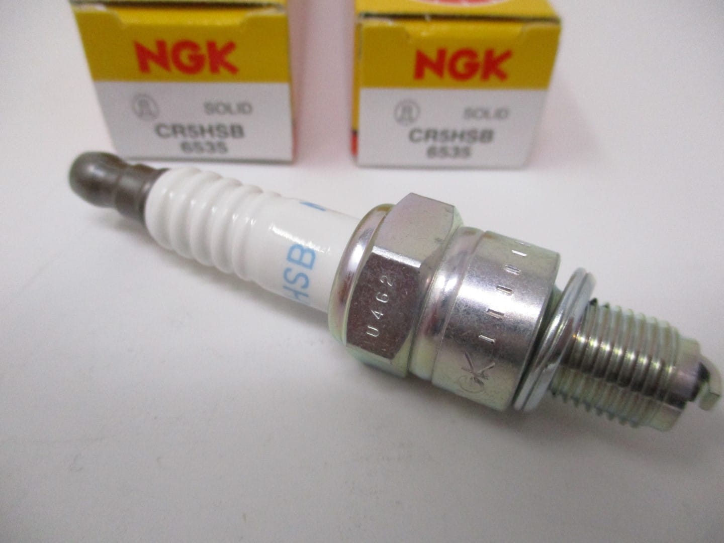 2 Genuine NGK 6535 CR5HSB Standard Spark Plug Generator Copper Core - Image 3