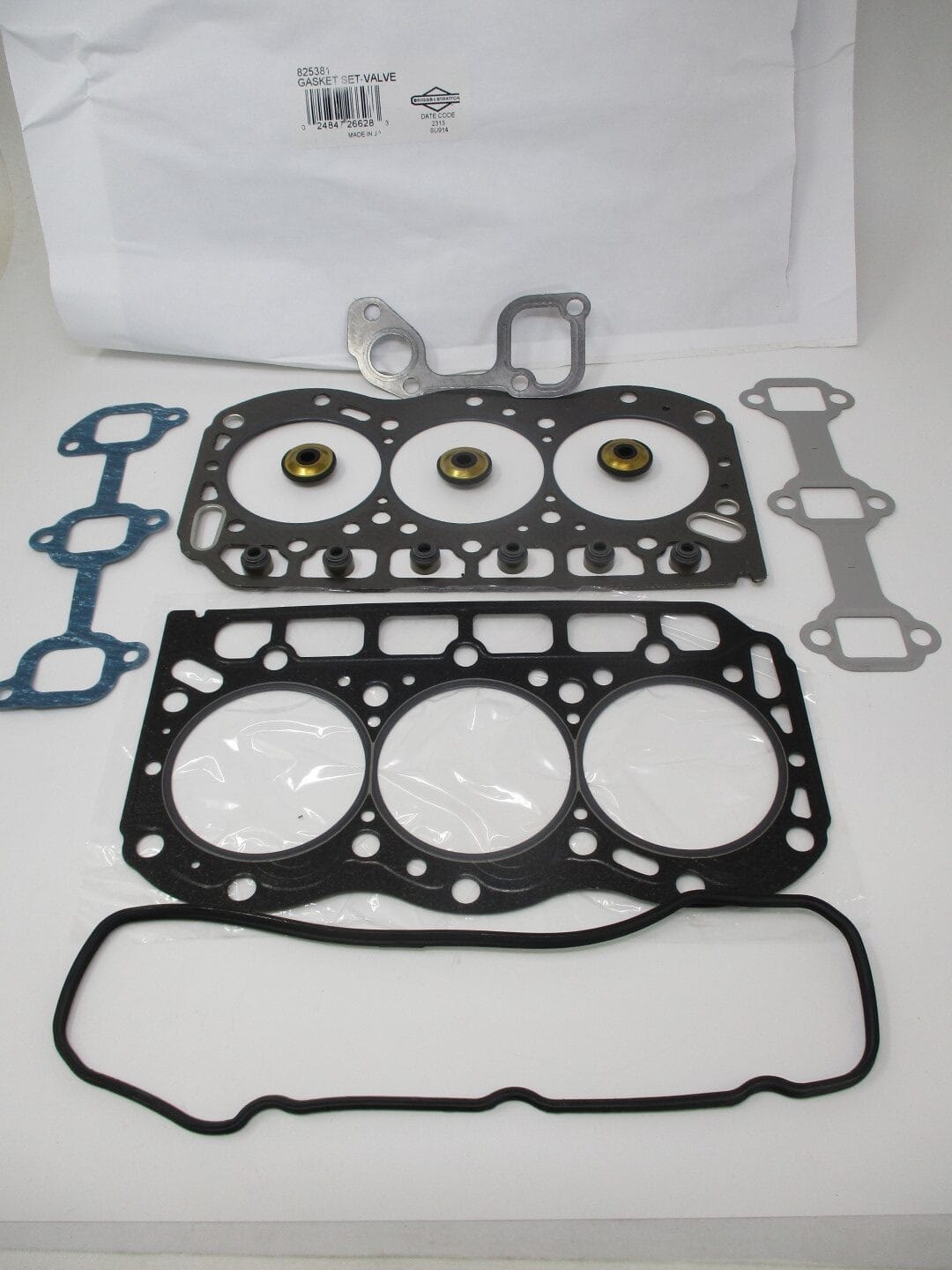 Genuine Briggs & Stratton Daihatsu 825381 Valve Head Gasket Set DM950D - Image 3