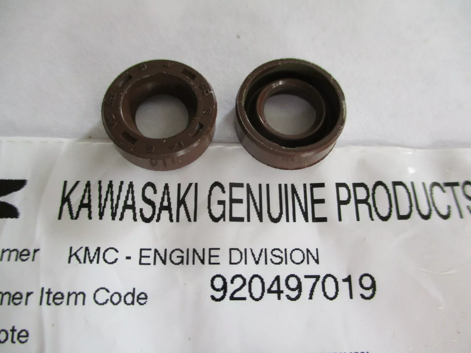 2 Genuine Kawasaki 92049-7019 Oil Seals FH381V FH430V FH541V FH580V - Image 3