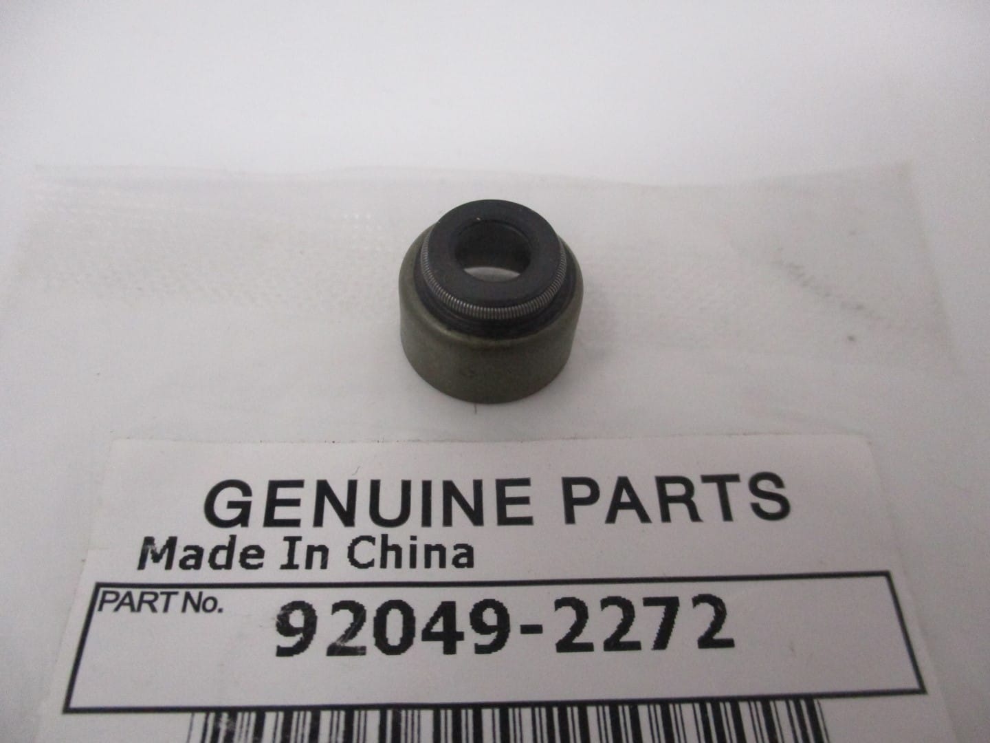 Genuine Kawasaki 92049-2272 Valve Oil Seal for FJ180V Toro TimeMaster 30" - Image 4