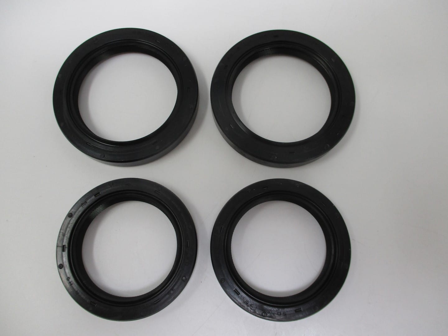 2 Set Genuine Kawasaki 92049-7022 92049-7010 Crankcase Oil Seals FH601D FH721D