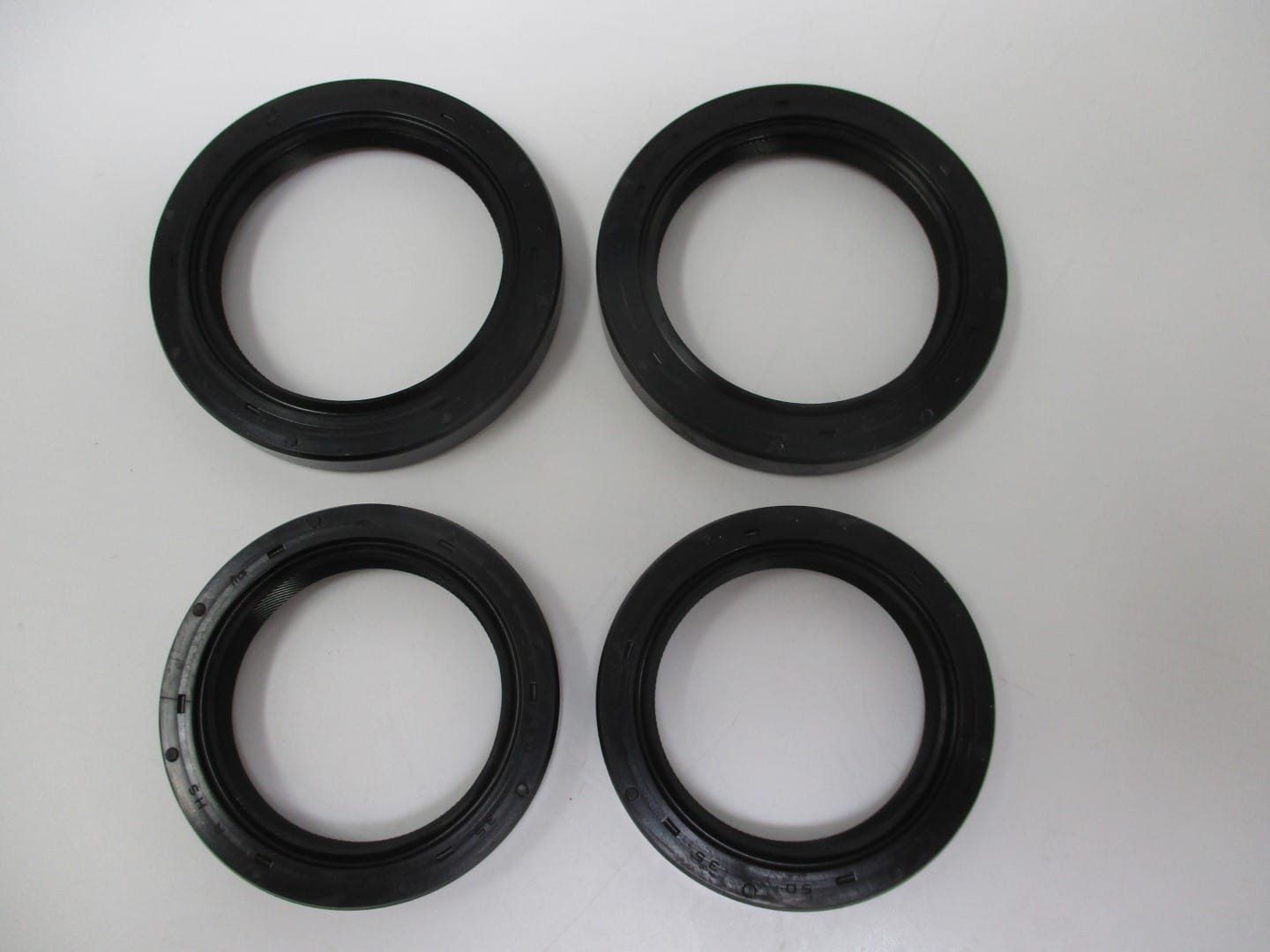 2 Set Genuine Kawasaki  92049-7022 92049-7010 Crankcase Oil Seals FH601D FH721D