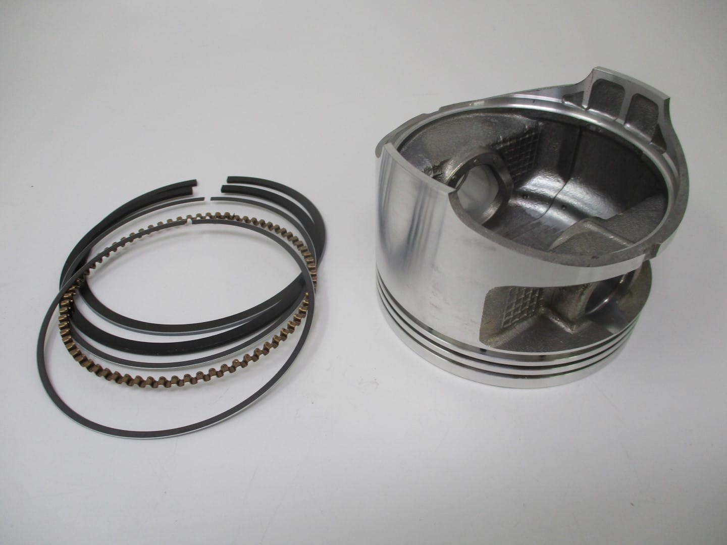 Genuine Kawasaki 13029-2136, 13025-2101 Piston & Rings FE400D Oversize 0.50