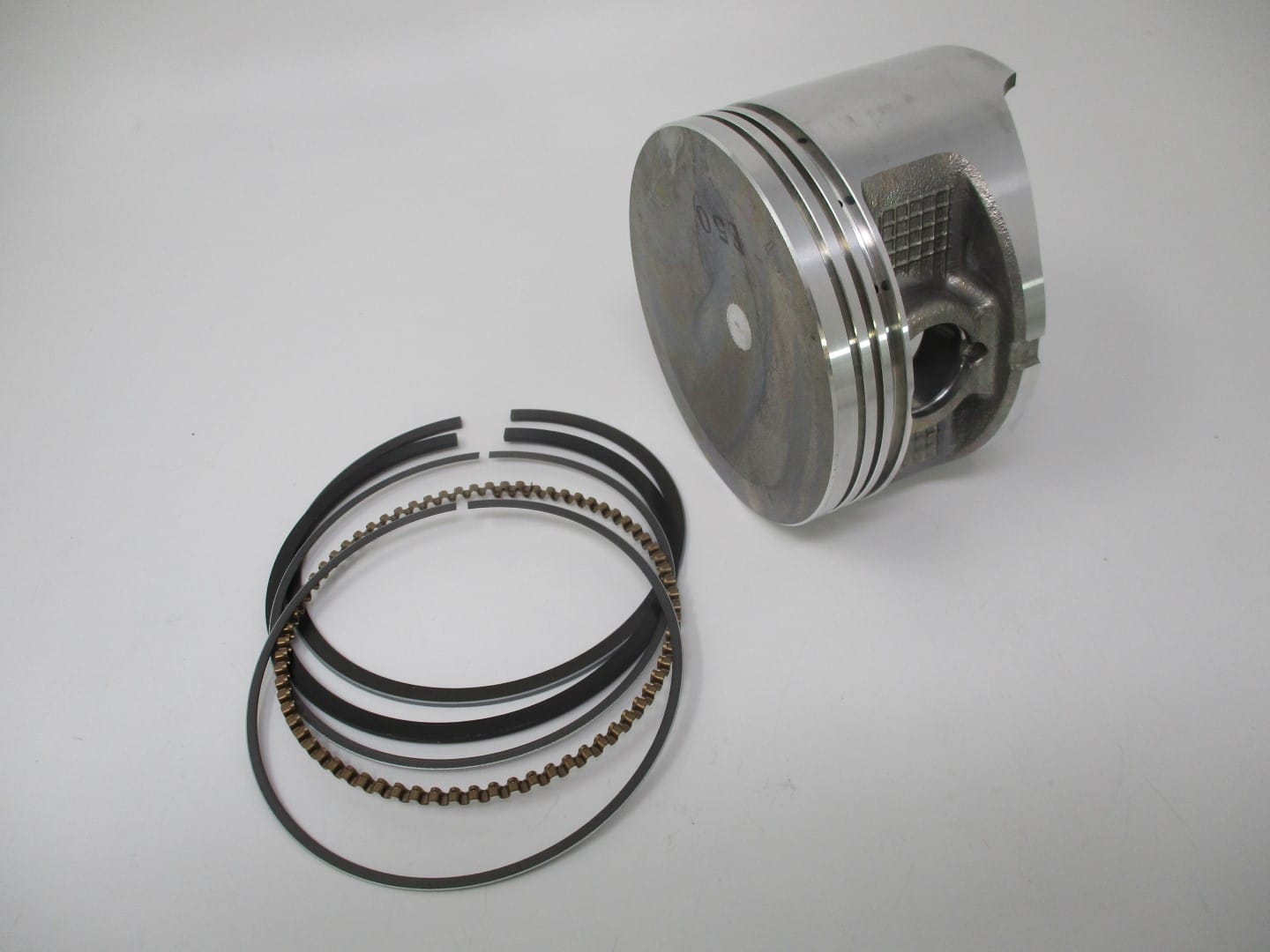 Genuine Kawasaki 13029-2136, 13025-2101 Piston & Rings FE400D Oversize 0.50 - Image 5