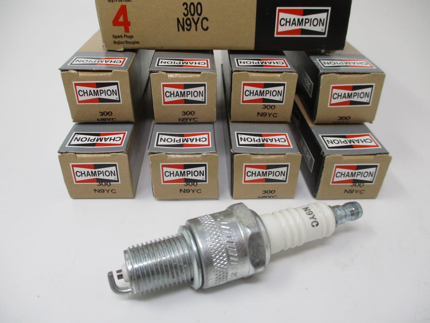 8 Genuine Champion 300 N9YC Spark Plugs for Small Engines - Image 3