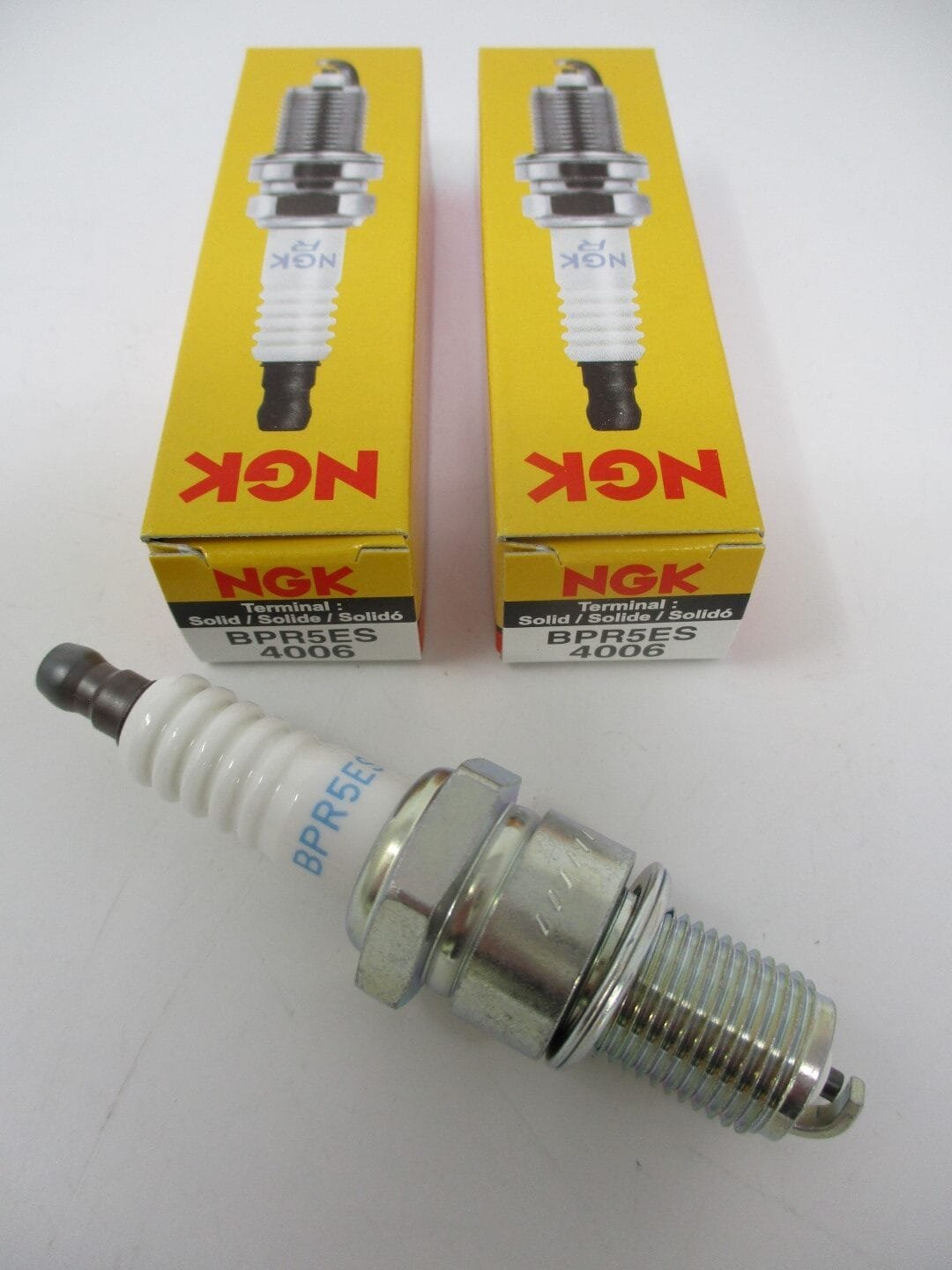 2 Genuine NGK 4006 BPR5ES Nickel Spark Plugs for Small Engines