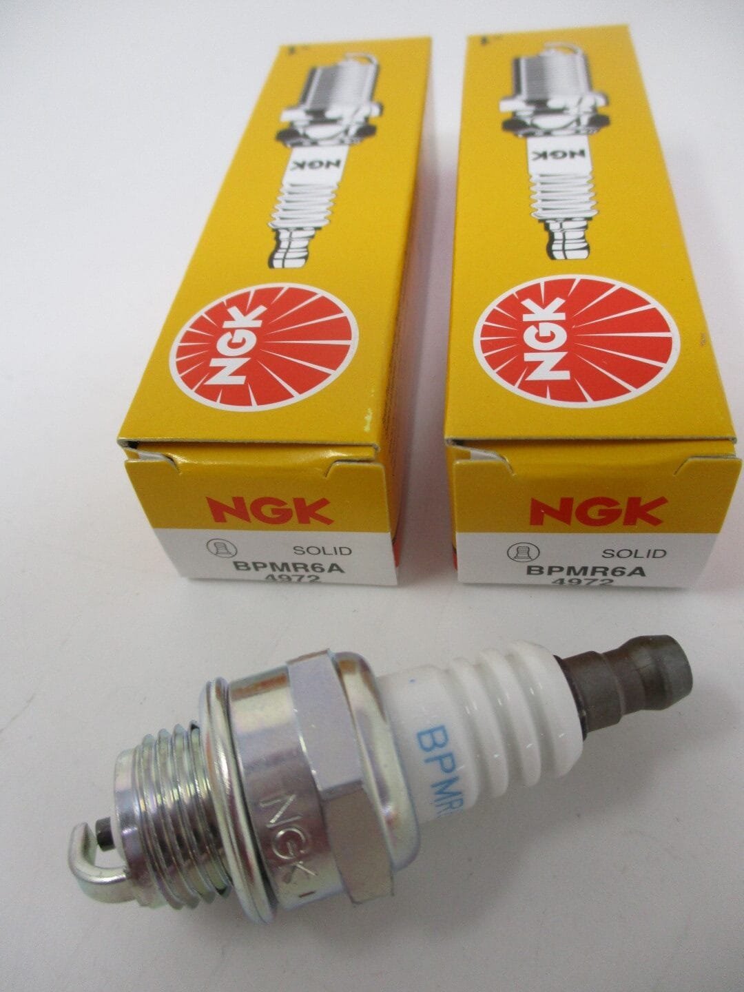 2 Genuine NGK 4972 BPMR6A Spark Plugs Small Engine