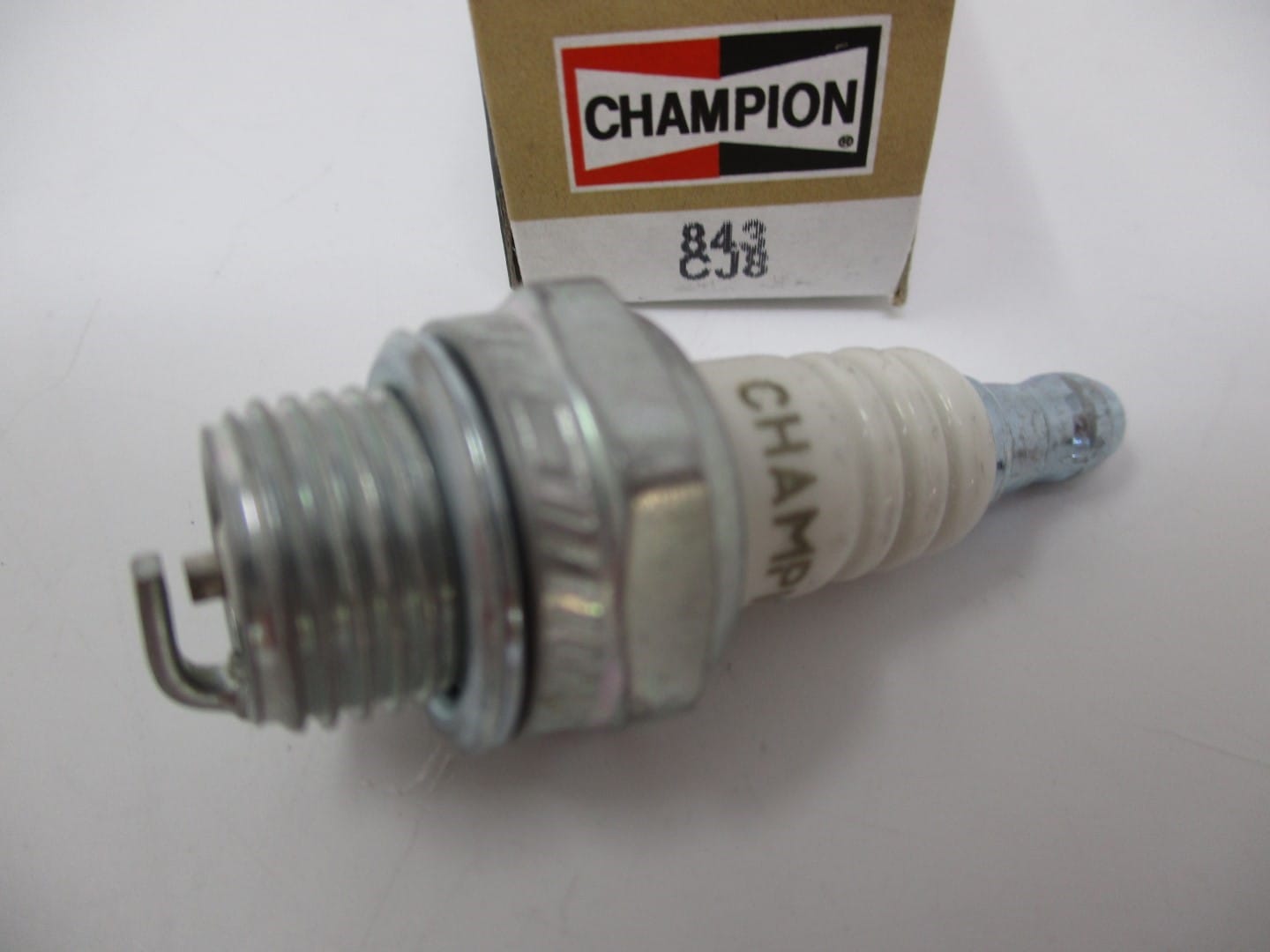 Genuine Champion 843 CJ8 Nickel Spark Plug Copper Plus Chainsaw Small Engines - Image 3