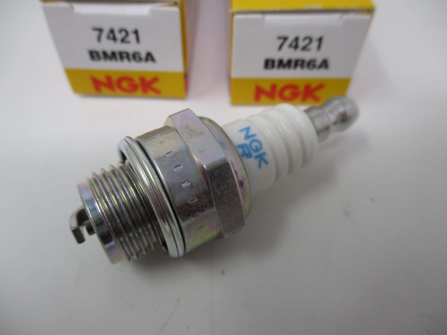 2 Genuine NGK 7421 BMR6A Spark Plug cross for 5921 BM6A Small Engine - Image 3