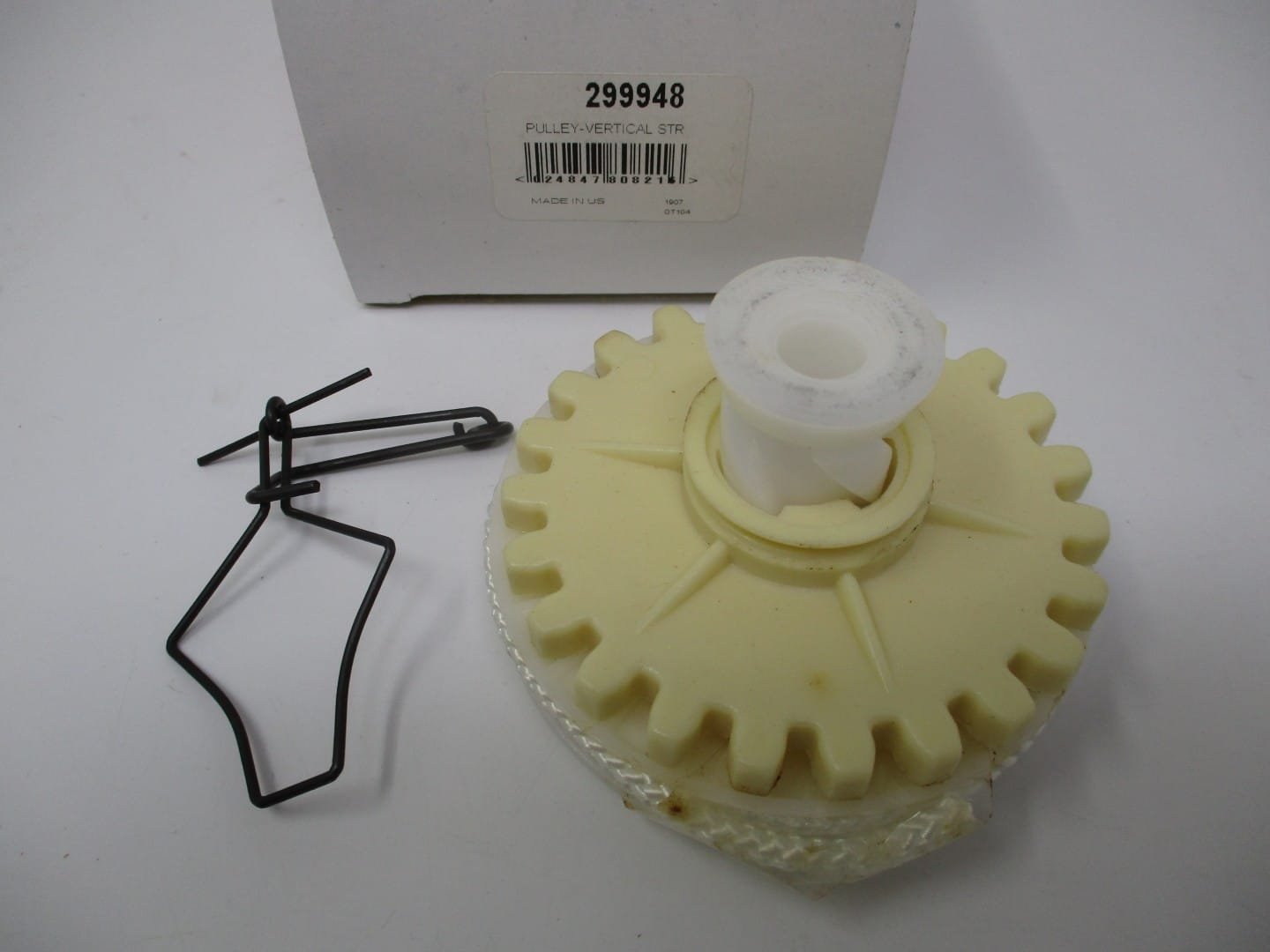 Genuine Briggs & Stratton 299948 Recoil Vertical Starter Pulley