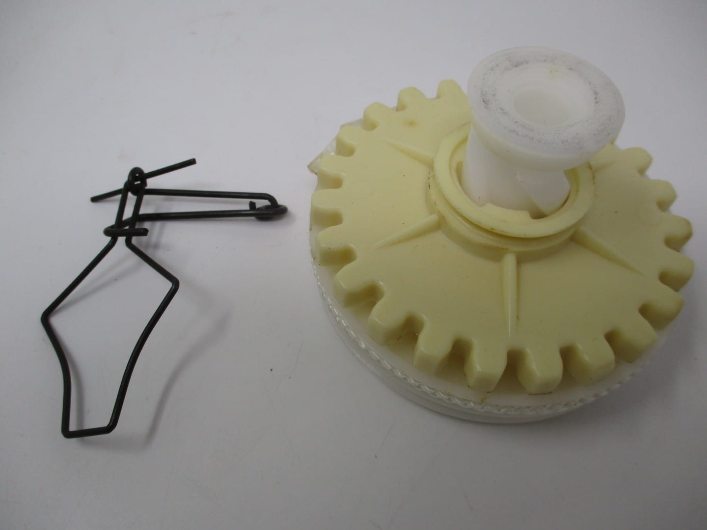 Genuine Briggs & Stratton 299948 Recoil Vertical Starter Pulley - Image 3