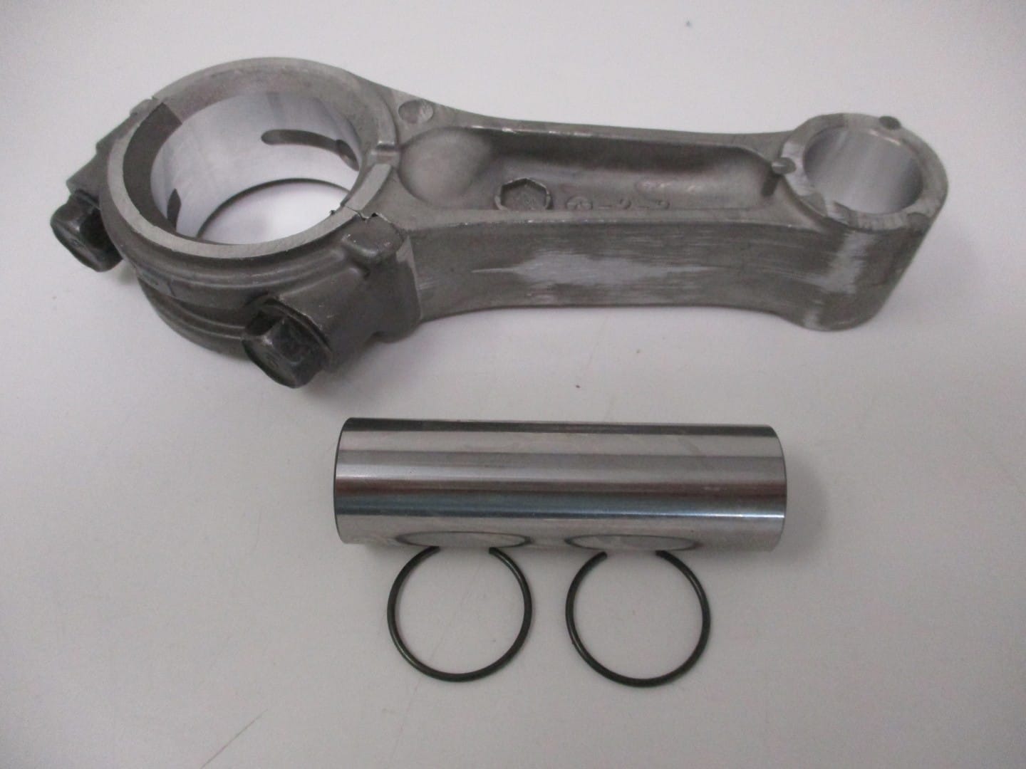 Genuine Kawasaki 13251-2077 Connecting Rod STD. FE290D Pin 13002-2069 Snap Rings - Image 3