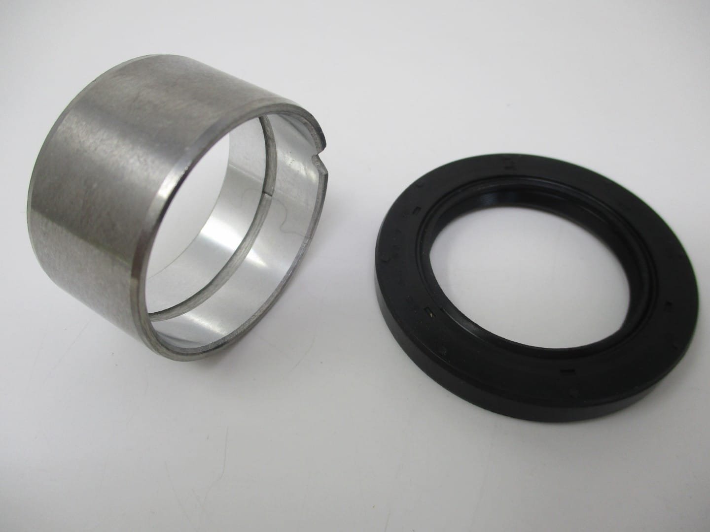 Genuine Kawasaki 92139-7008 Crankshaft Bushing Seal 92049-7010 FH430V FH500V