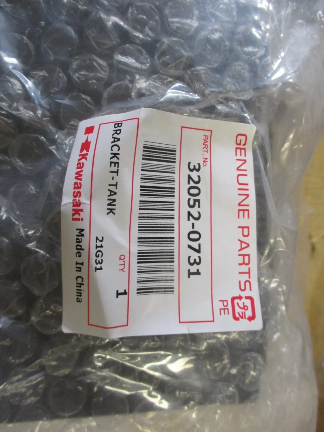 Genuine Kawasaki 32052-0731 Gas Fuel Tank Bracket FJ180V - Image 3