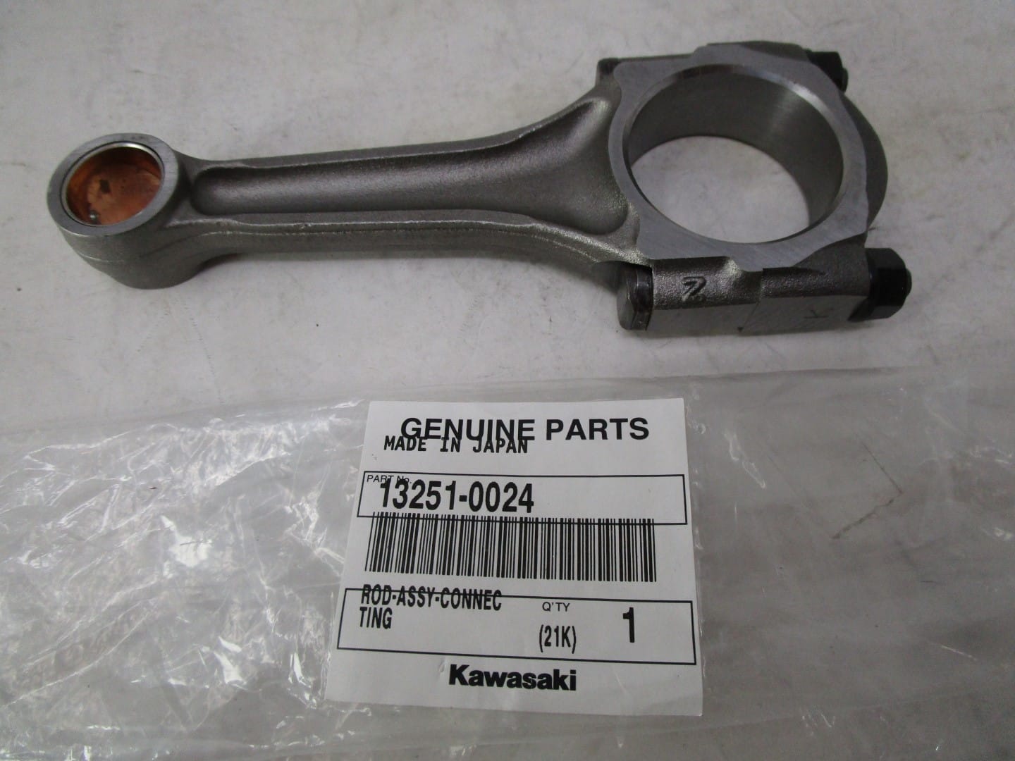 Genuine Kawasaki 13251-0024 Daihatsu Diesel Connecting Rod DM950