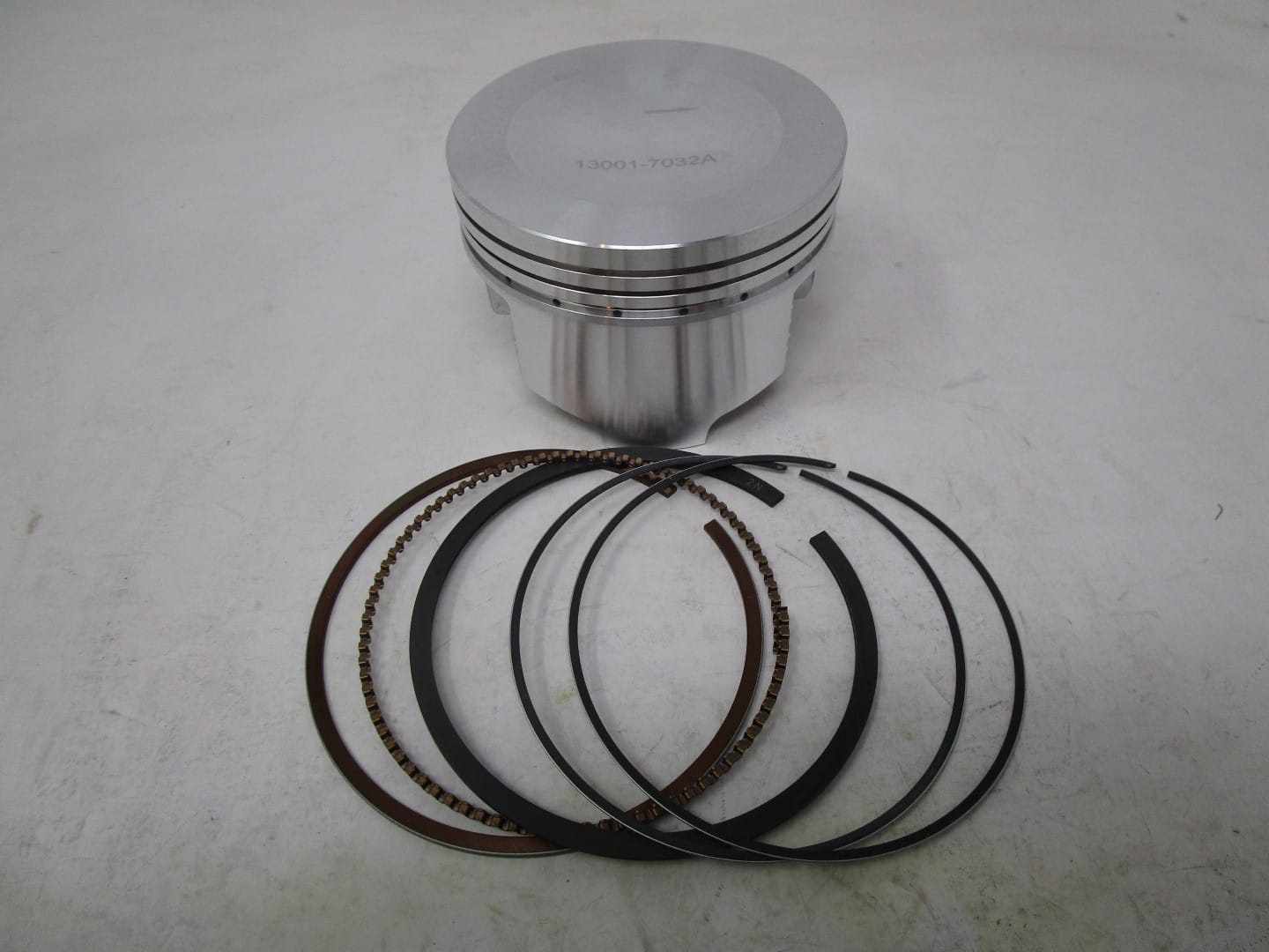 Genuine Kawasaki 13001-7032 & 13008-7007 STD Piston & Rings FX921V, FXT00V,