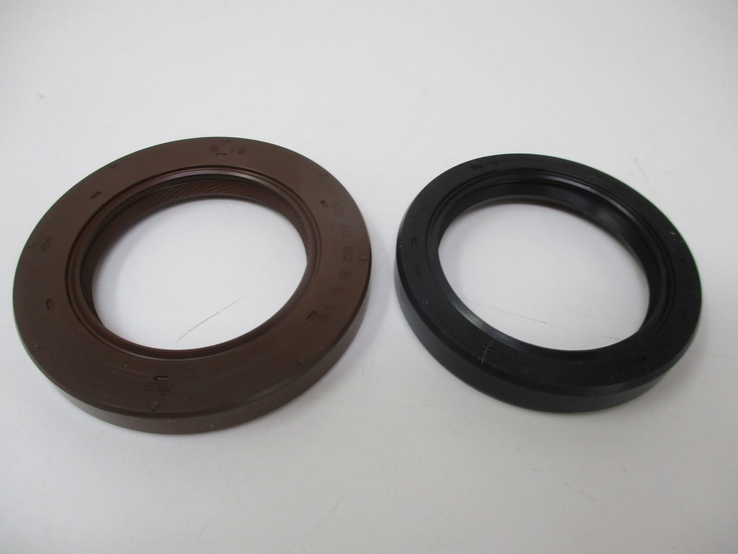 Genuine Kawasaki 92049-7024 & 92049-7026 Crankcase Oil Seals FX751V FX781A FX801V