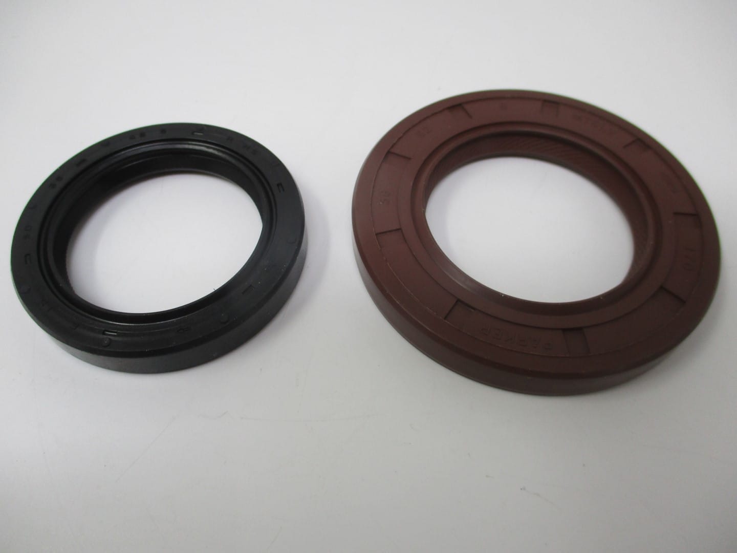 Genuine Kawasaki 92049-7028 92049-7010 Crankcase Oil Seals FH601D FH721D FH770D