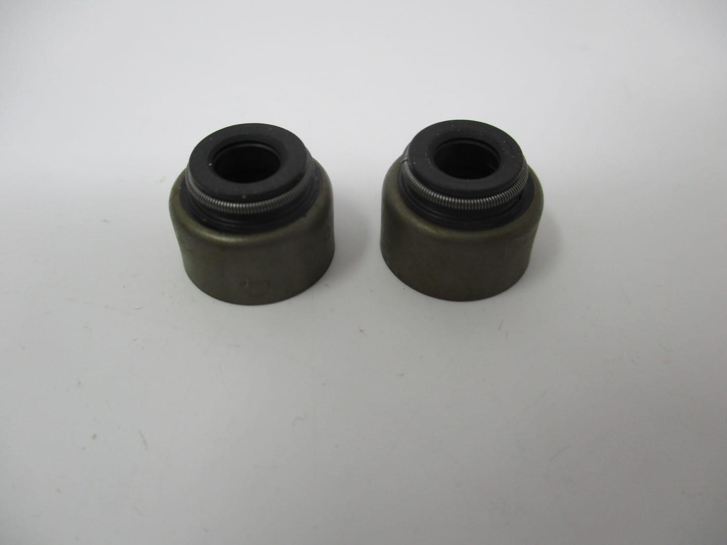 2 Genuine Kawasaki 92049-2272 Valve Oil Seal for FJ180V Toro TimeMaster 30"