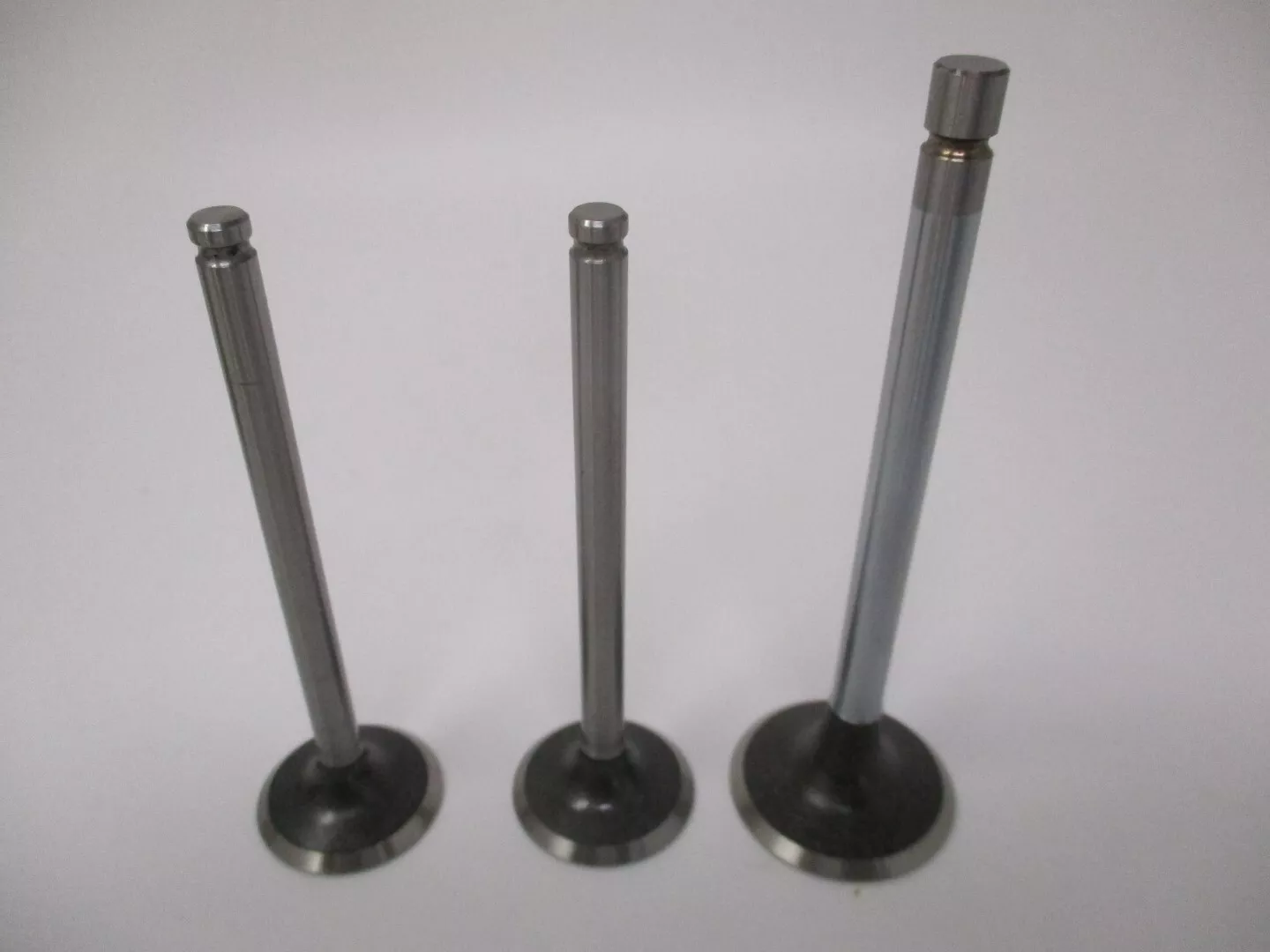 2 Genuine Kawasaki 12004-7006 Intake 1, 12005-0714 Exhaust Valve