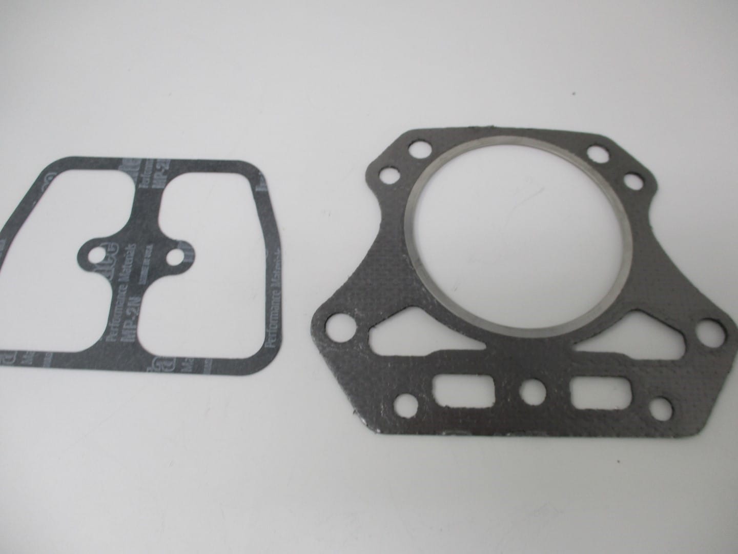 Genuine Kawasaki 11004-7016 Head & Rocker 11060-7001 Cover Gasket - Image 2