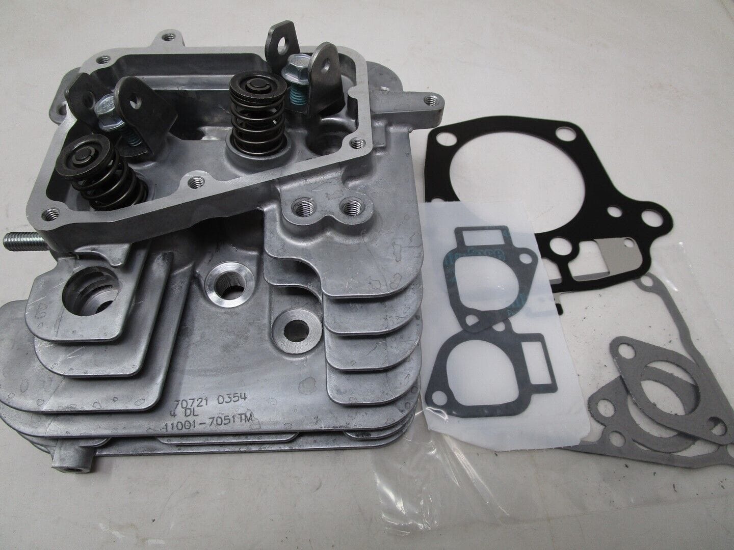 Genuine Kawasaki 99999-0628 726CC Cylinder Head #2 Complete FR730V FS651V FS691V - Image 5