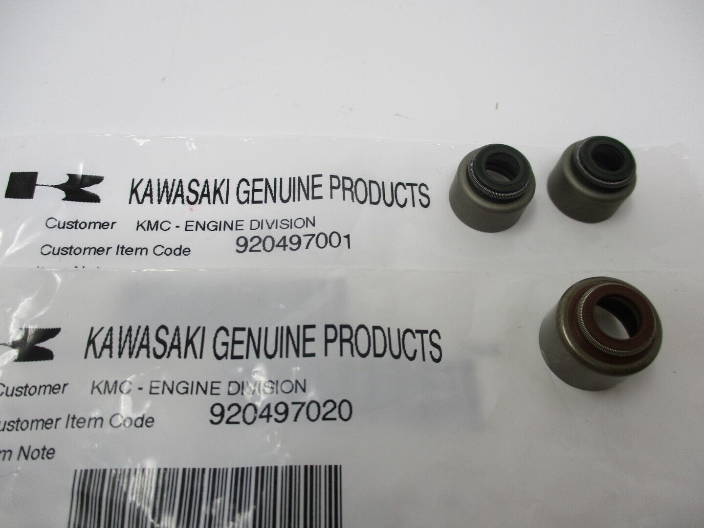 Genuine Kawasaki 1 pc 92049-7020 & 2 pc 92049-7001 Oil 92049-0862 Seals FX921V - Image 3